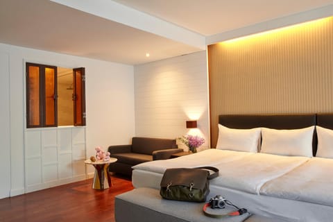 Bed, Photo of the whole room, Decorative detail, Bedroom