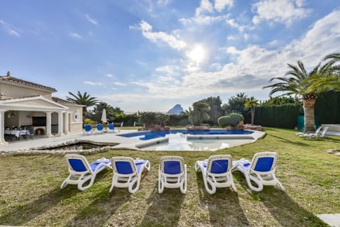 BBQ facilities, Garden, Swimming pool, sunbed