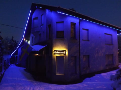 Property building, Facade/entrance, Inner courtyard view