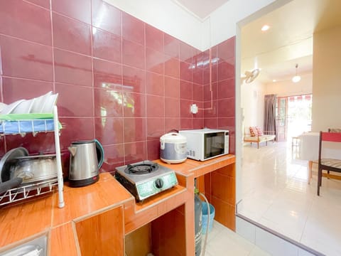 Kitchen or kitchenette, Communal kitchen