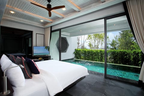 Bedroom, Pool view, Sea view