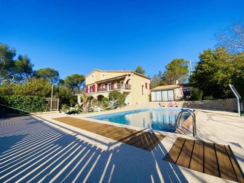 Les Gites du Mas des Cigales House in Nimes