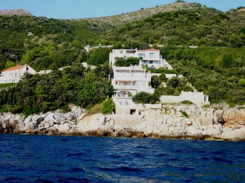 Stone Apartments Condominio in Dubrovnik-Neretva County