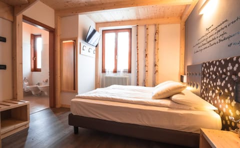 TV and multimedia, Photo of the whole room