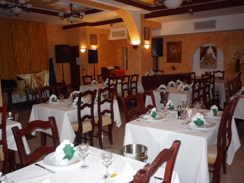 Restaurant/places to eat, Balcony/Terrace, Lobby or reception, Fitness centre/facilities, Banquet/Function facilities