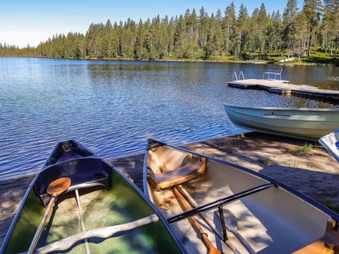 Holiday Home Mustalampi 2 kurkiaura by Interhome House in Lapland