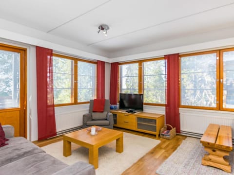 Holiday Home Karhunvartijan pirtti b2 by Interhome House in Lapland