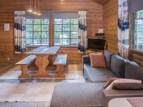 Holiday Home Rukatörmä- kesäjärvi by Interhome House in Lapland