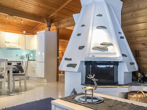 Holiday Home Metsä-vuosseli rukalumous by Interhome House in Lapland