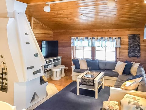 Holiday Home Metsä-vuosseli rukalumous by Interhome House in Lapland