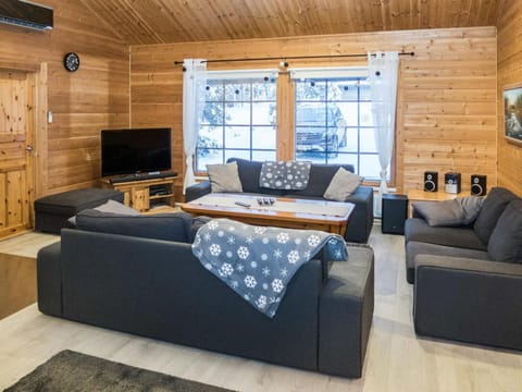 Holiday Home Huvihovi by Interhome House in Lapland