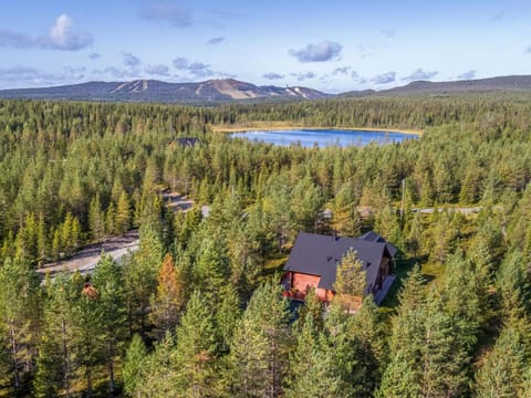 Holiday Home Lapinukonkäännös - incl- 1 ski pass by Interhome House in Lapland