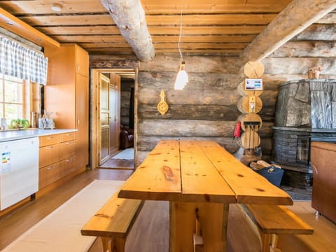 Holiday Home Iso-karhu by Interhome House in Lapland