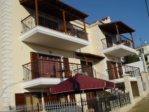 Property building, Day, Neighbourhood, View (from property/room), Balcony/Terrace, Street view