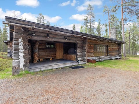 Holiday Home Metsä-luosto by Interhome House in Rovaniemi