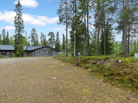 Holiday Home Metsä-luosto by Interhome House in Rovaniemi