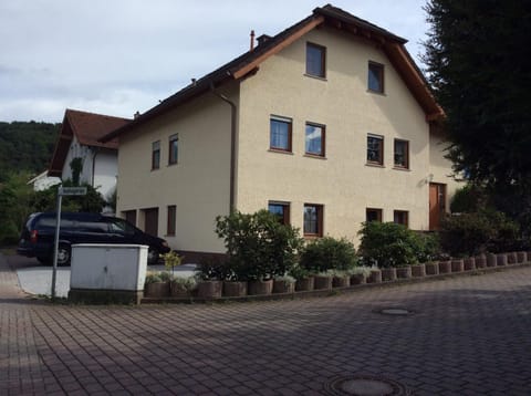 Mountain View Rooms Pensão in Ramstein-Miesenbach