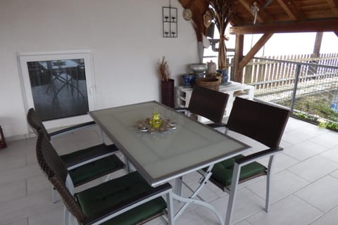 Balcony/Terrace, Seating area, Internal: Not applicable to any particular room