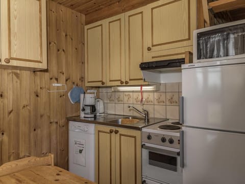 Holiday Home Ylläskarpalo 1 päätyhuoneisto by Interhome House in Norrbotten County, Sweden