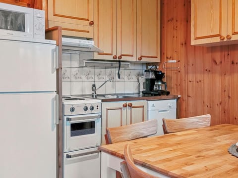 Holiday Home Ylläskarpalo 3 päätyhuoneisto by Interhome House in Norrbotten County, Sweden