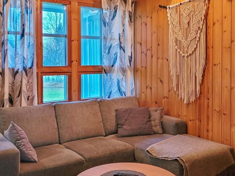 Holiday Home Ylläskarpalo 3 päätyhuoneisto by Interhome House in Norrbotten County, Sweden