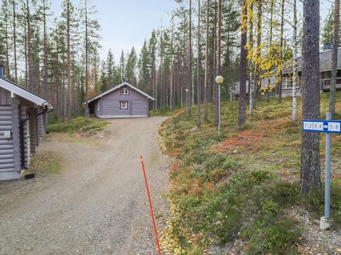 Holiday Home Ylläksen tunturihonkamaja a 1 by Interhome House in Norrbotten County, Sweden