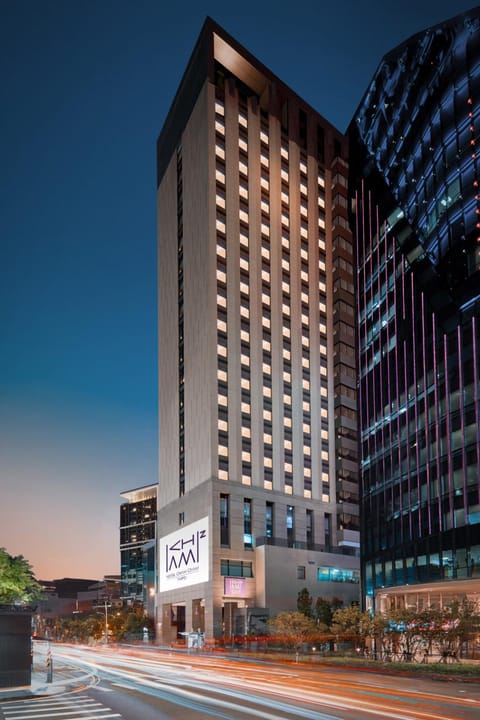 Property building, Night, City view, Location