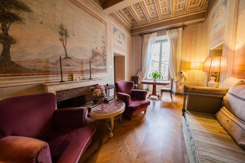 Palazzo Rocchi - Residenza D'Epoca Bed and Breakfast in Capannori