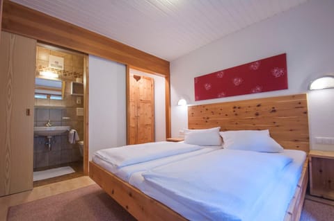 Bathroom, Photo of the whole room, Bedroom