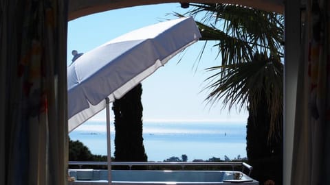 Villa Riviera, Sea view, Pool, Jacuzzi, Sauna, Walk to the beach Villa in Sainte-Maxime