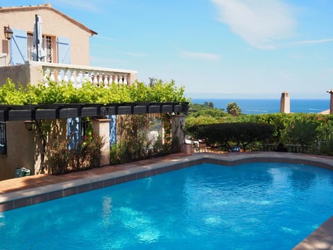 View (from property/room), Balcony/Terrace, Pool view, sunbed