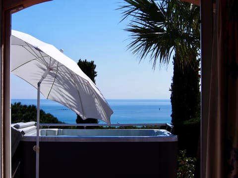 Hot Tub, Sea view