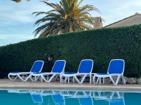 Villa Riviera, Sea view, Pool, Jacuzzi, Sauna, Walk to the beach Villa in Sainte-Maxime