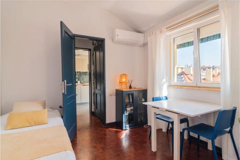 Riverfront studio Apartment in Lisbon