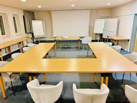 Meeting/conference room