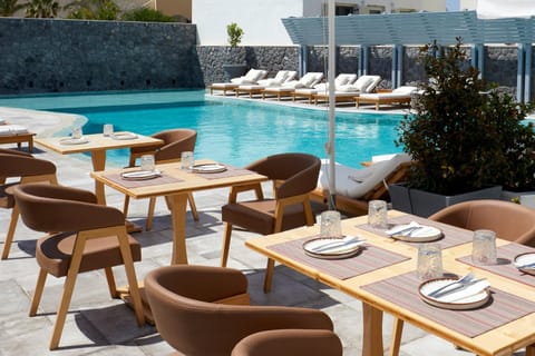 Restaurant/places to eat, Swimming pool, Breakfast