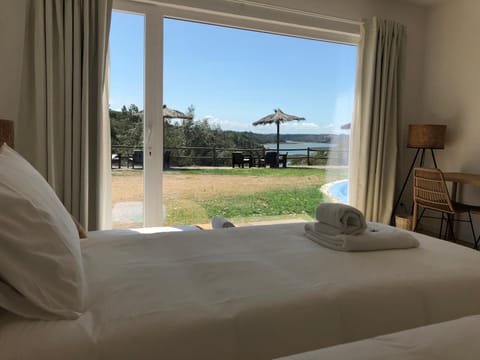 Herdade Do Freixial - Turismo Rural Bed and Breakfast in Vila Nova de Milfontes