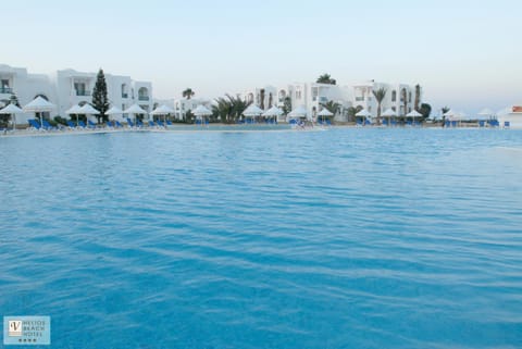 Facade/entrance, Beach, Area and facilities