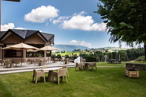 Patio, Lounge or bar, Garden view, Mountain view