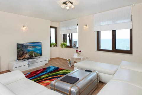 TV and multimedia, Living room, Seating area, Sea view