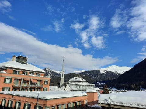 Neighbourhood, Winter