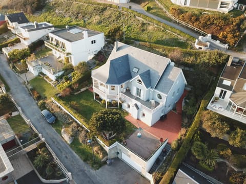 Bird's eye view, BBQ facilities, Quiet street view