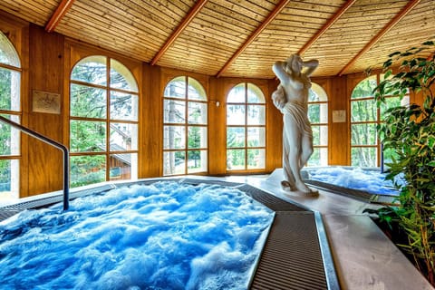 Day, Hot Tub