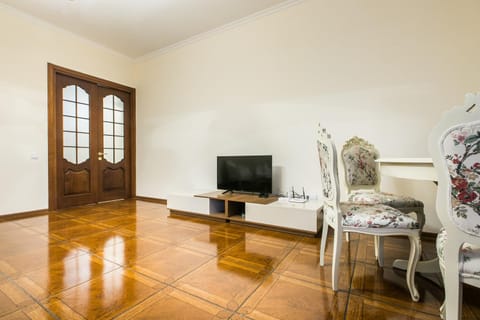 Dining area, On site