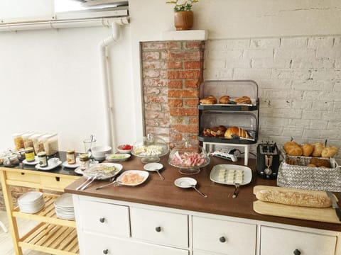 Breakfast, Buffet breakfast