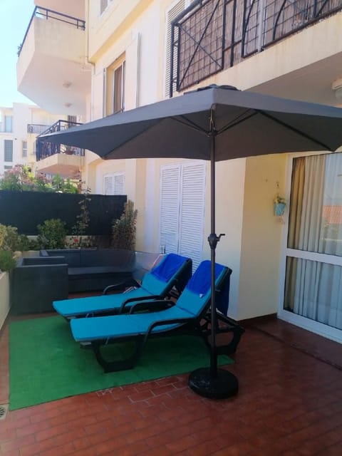 Patio, sunbed