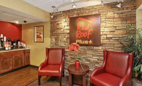 Red Roof Inn PLUS+ Atlanta - Buckhead Hotel in North Druid Hills