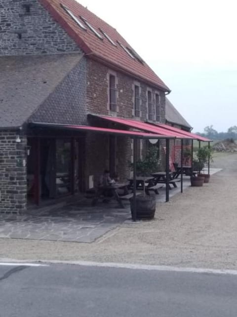 Restaurant/places to eat, Balcony/Terrace, Lounge or bar