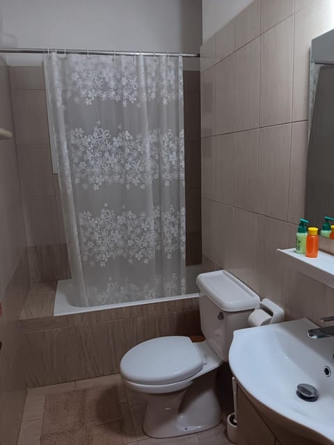 Pari Holiday apartments Condominio in Paphos