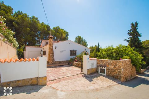 Property building, Day, Landmark view